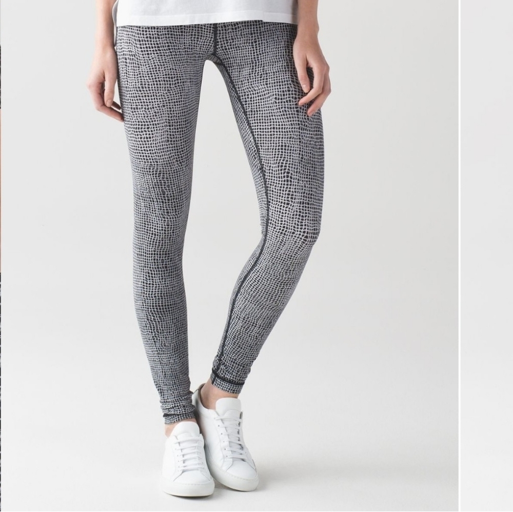 lululemon athletica Black & White Grid-Print Leggings